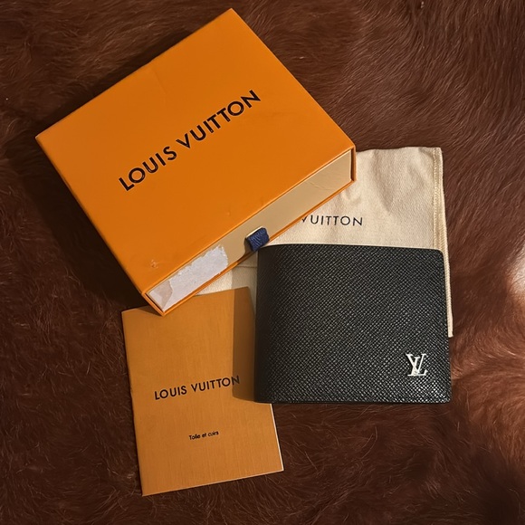 Louis Vuitton Multiple Wallet in Black - Picture 2 of 10